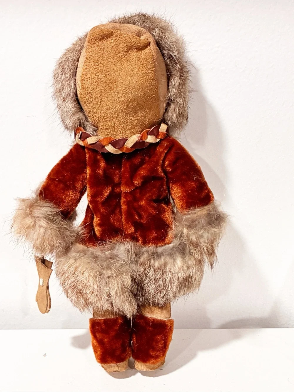 Native American Art Eskimo 11” Eskimo Collector Doll